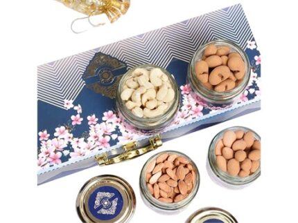 Greetings Premium Assorted Dry Fruits Gift Pack (Flavoured Almonds & Cashews), 600 g